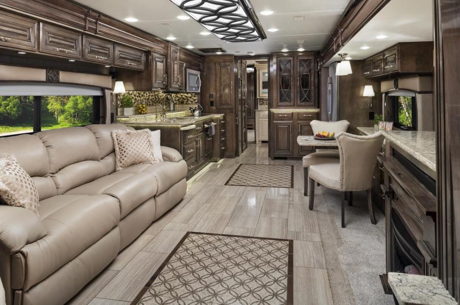 Интерьер Entegra Coach Cornerstone 2016 года  (фото 18 из 19)